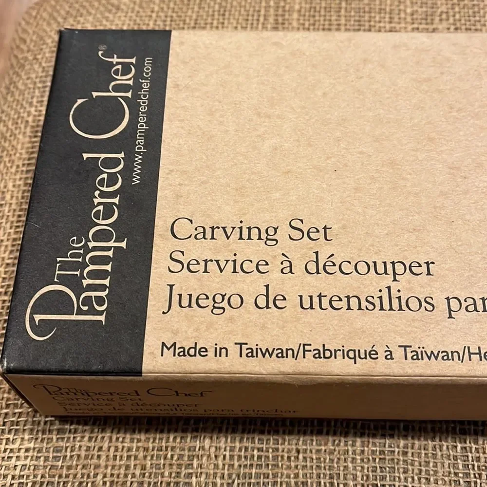 NIB Pampered Chef Carving set